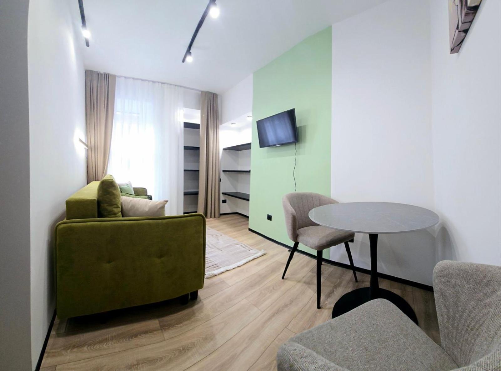 Apartment In The City Center Near The Park Lviv Exterior foto